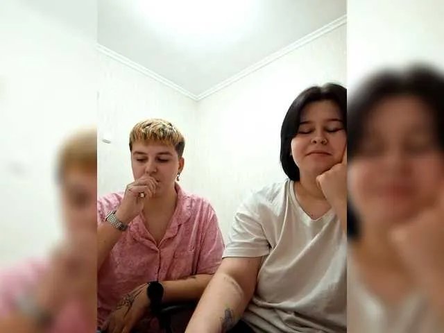 Offline 2Lesbians on BongaCams