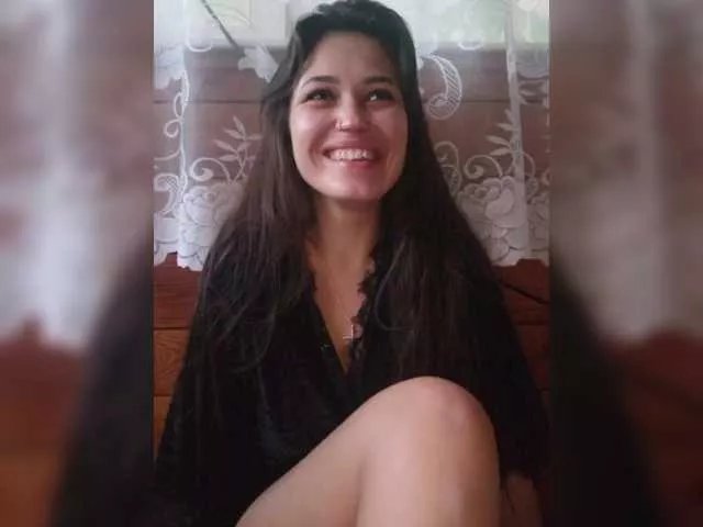 Offline Adel-chocolatee on BongaCams