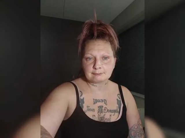 Offline Adelaideskyy on BongaCams