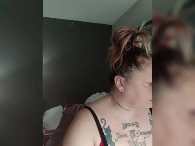 Offline Adelaideskyy on BongaCams