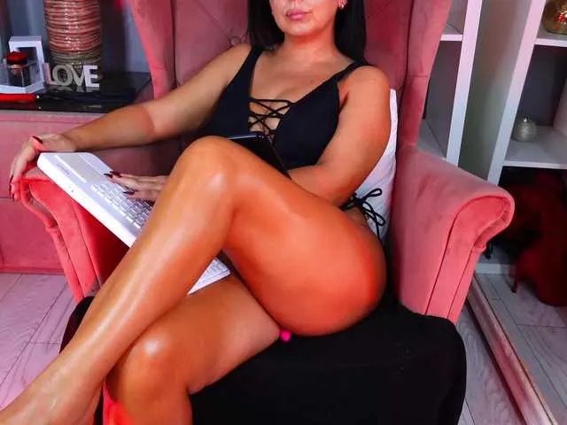 Offline AQueenMonica on BongaCams