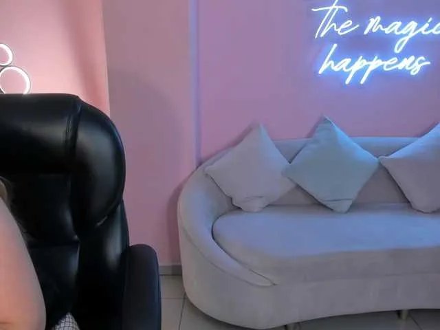 Offline BellaRose on BongaCams