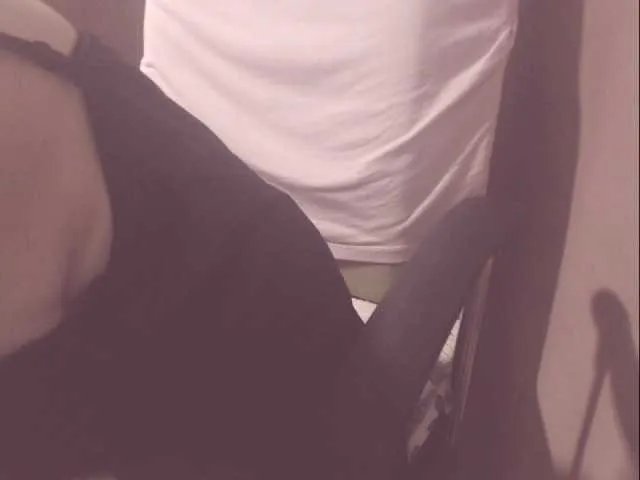 Offline belleblondx on BongaCams