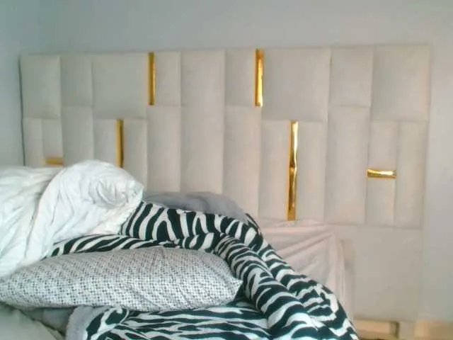 Offline bustymelons69 on BongaCams