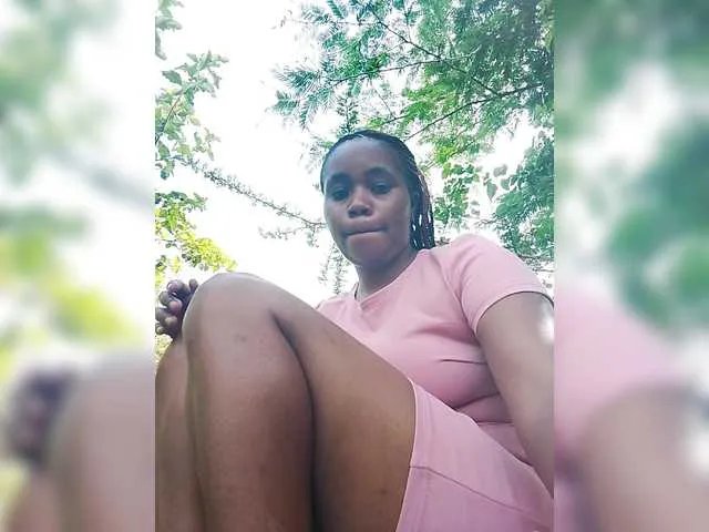 Offline charlyne on BongaCams