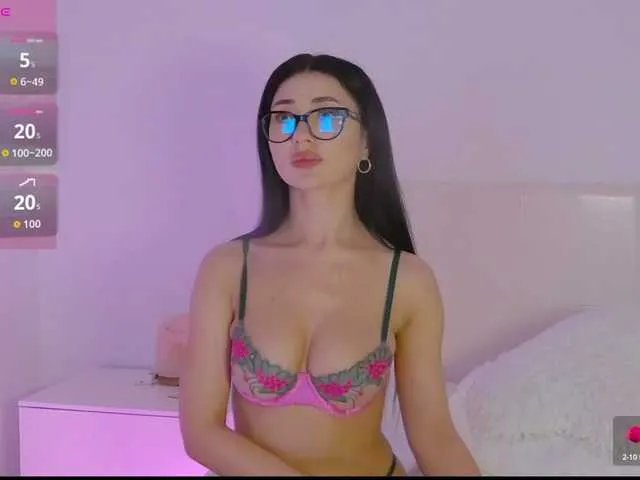 Offline Chiaralovee on BongaCams