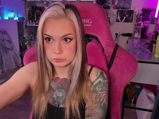 Offline ChloeKohaku on BongaCams