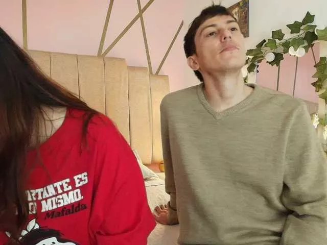 Offline Damian-n-Maya on BongaCams