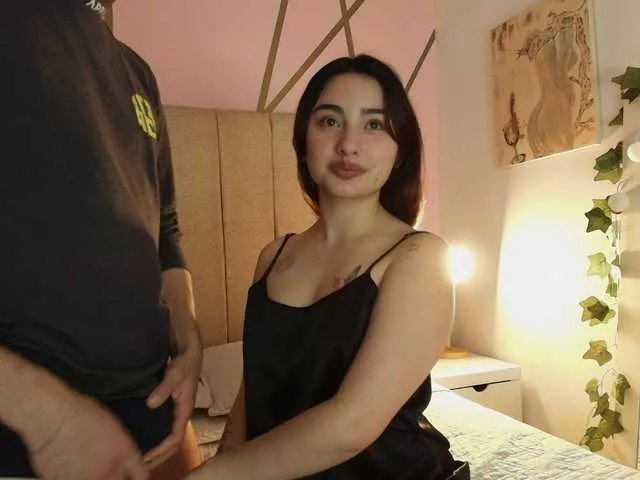 Offline Damian-n-Maya on BongaCams