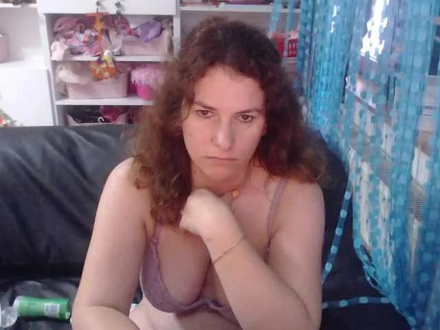 Offline domsubfemme on BongaCams