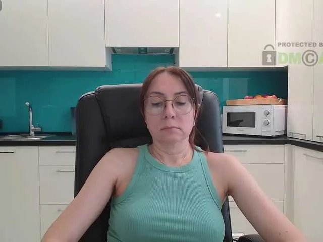 Offline dulcesiomar8 on BongaCams