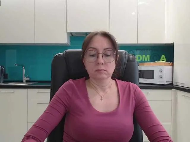 Offline dulcesiomar8 on BongaCams