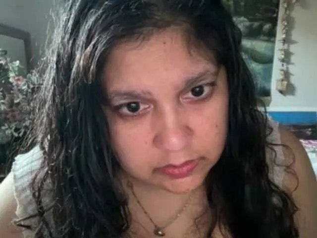 Offline DUMBHOEMELANIE on BongaCams