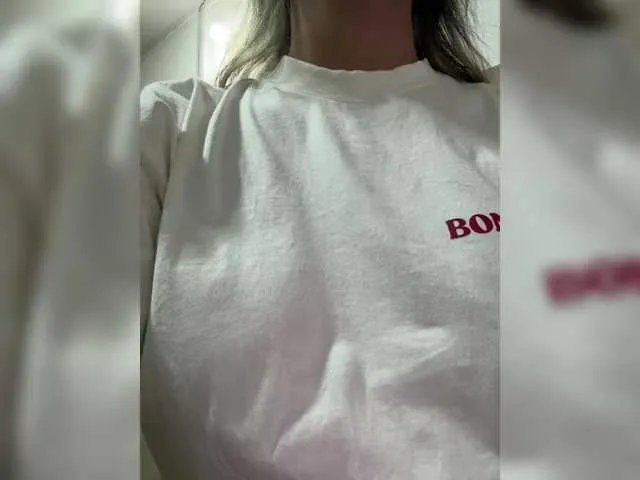 Offline EmilyLeah on BongaCams