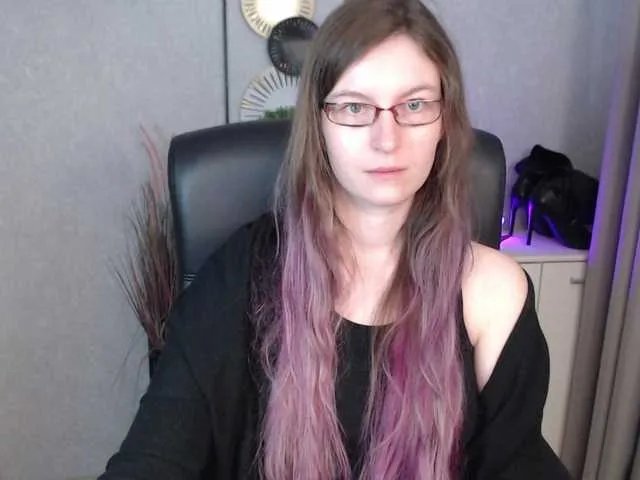 Offline EmmaHeart on BongaCams