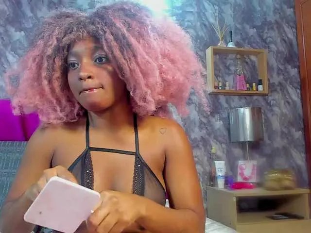 Freechat EMMAPARIS on BongaCams