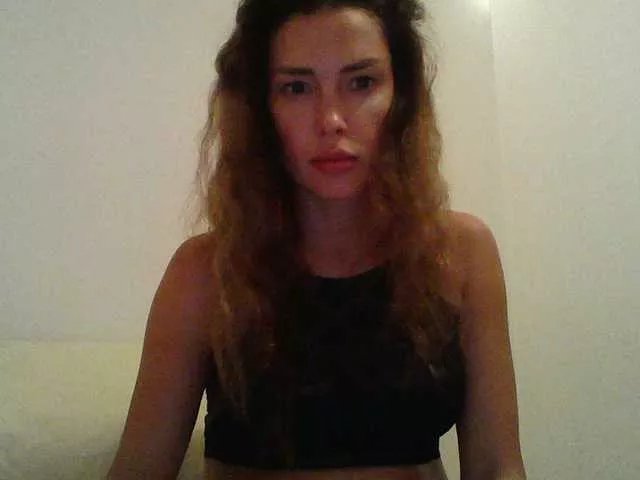 ErikaBird on BongaCams