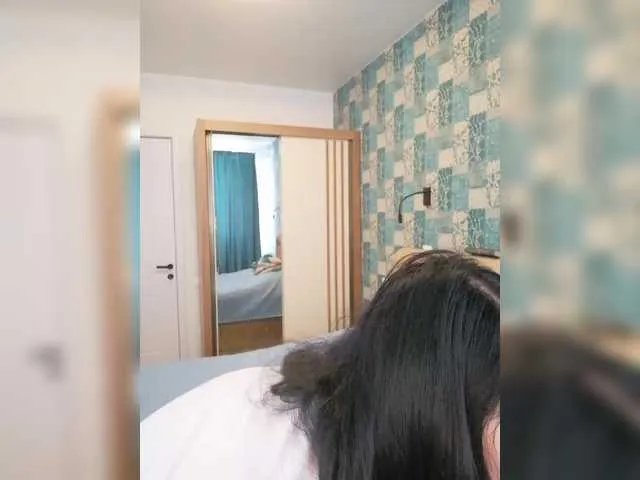 Offline Find-me2 on BongaCams