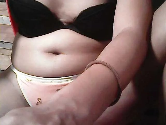 Offline flowerhairypinay on BongaCams