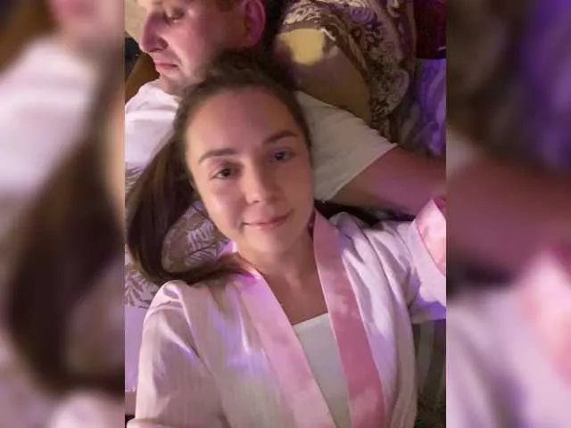 Offline HelgaLeo on BongaCams