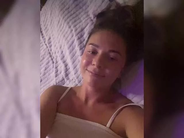 Offline HelgaLeo on BongaCams