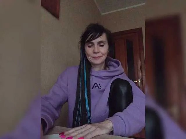 Offline Hellenalonenochka on BongaCams