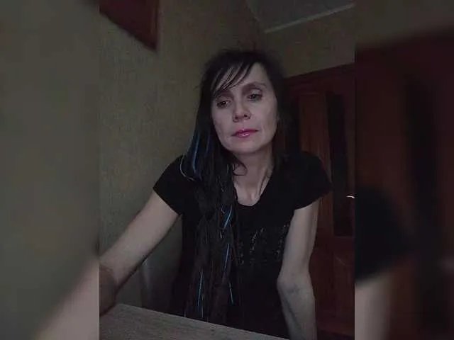 Offline Hellenalonenochka on BongaCams