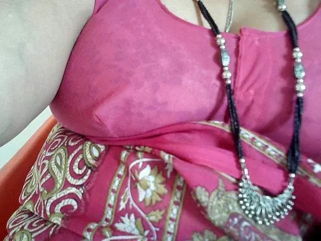 Offline hotpavitra on BongaCams