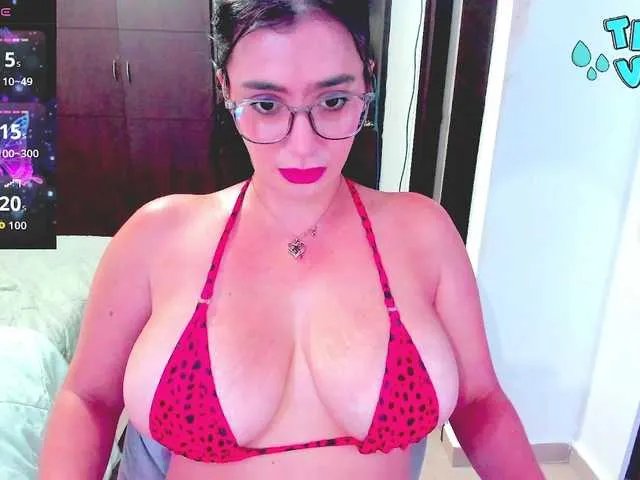 Offline HUGETITS90XX on BongaCams