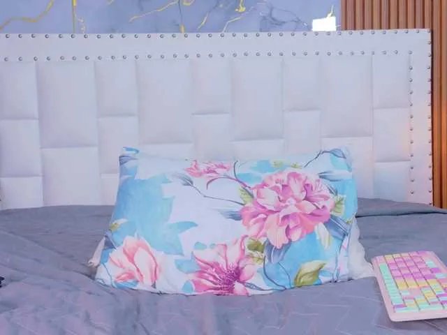 Indiancutiie on BongaCams 