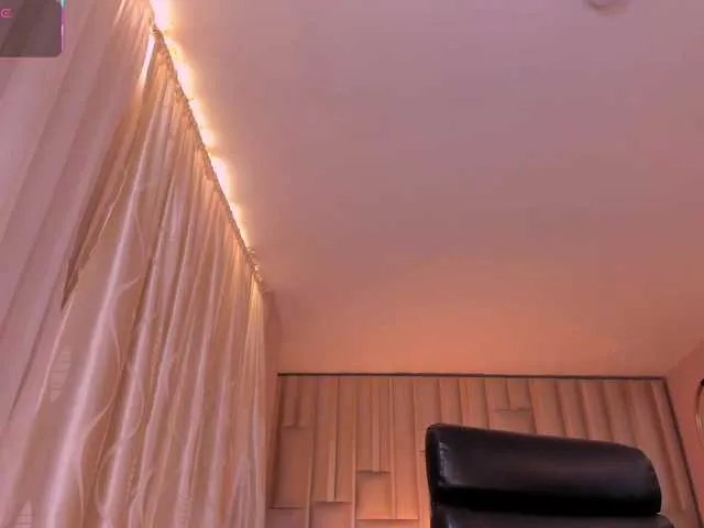 Offline IsabellaMoreau on BongaCams