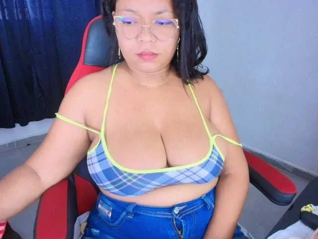 Offline italy-boobs on BongaCams