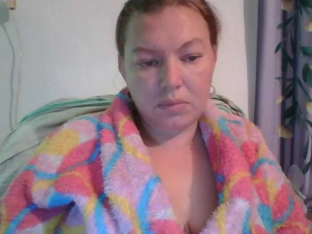 Offline Juliamad on BongaCams