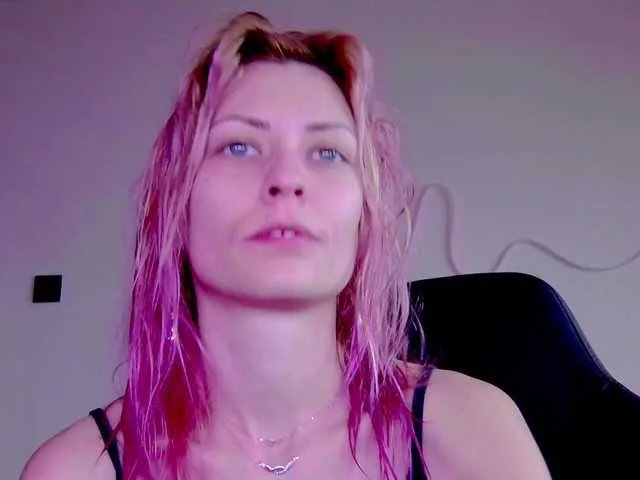 Freechat karo131324 on BongaCams