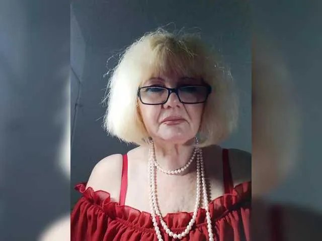 Freechat KASANDRABOLOSHKA on BongaCams
