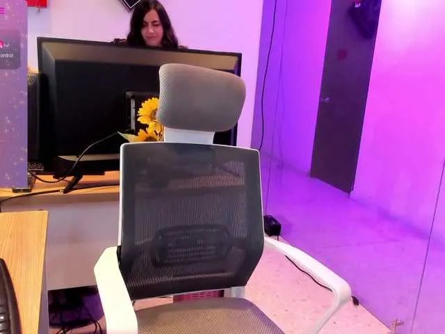 Offline KimKaliifa on BongaCams