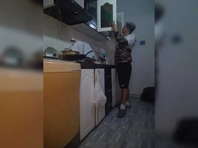 Offline Kingofqueen23 on BongaCams