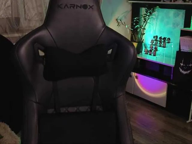 Offline KiraLiLime on BongaCams