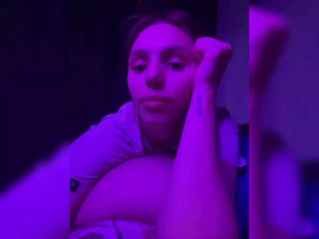 Offline KisaZlo on BongaCams