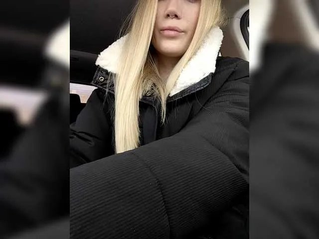Offline lana-lana03 on BongaCams