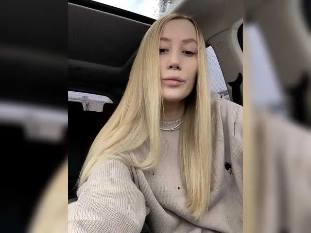 Offline lana-lana03 on BongaCams