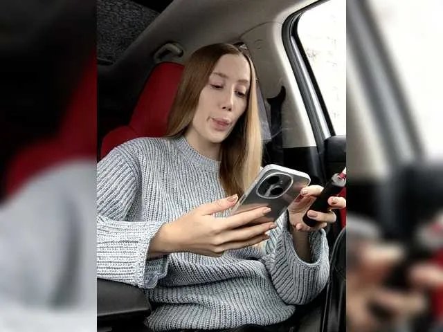 Offline lana-lana03 on BongaCams