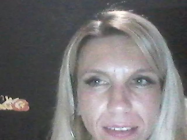 Offline Laurien on BongaCams