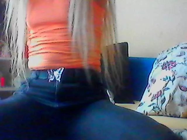 Offline Laurien on BongaCams