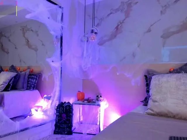 Offline leathompson1 on BongaCams