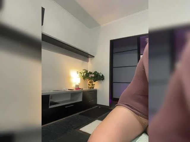 Offline Ledi1 on BongaCams