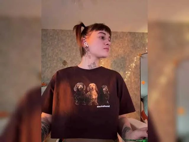 Offline LolyMolly on BongaCams