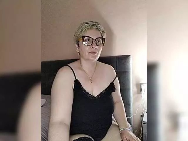 Offline LuanaSexxxy on BongaCams