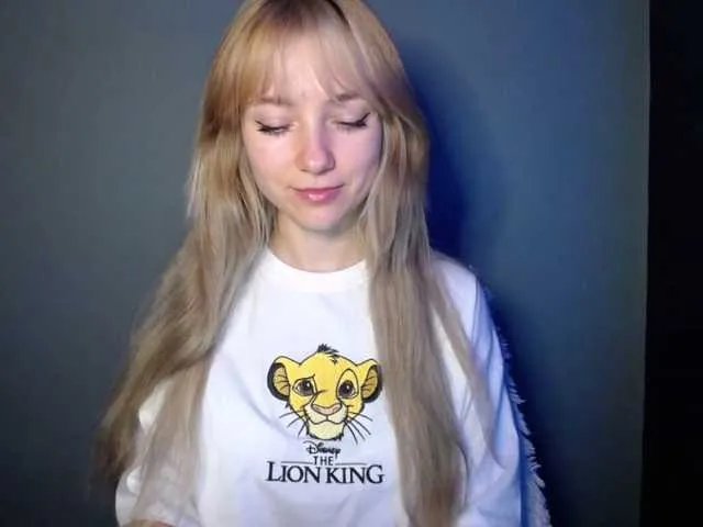 Offline LuciaLovely on BongaCams