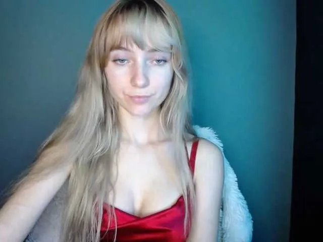 Offline LuciaLovely on BongaCams